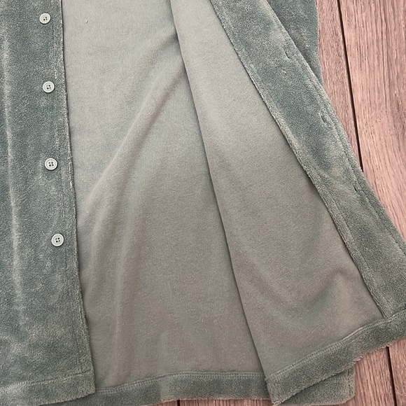 TNA Artega Button-up in Yucca Green - Picture 3 of 3